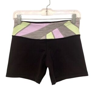 LULULEMON REVERSIBLE SHORTS